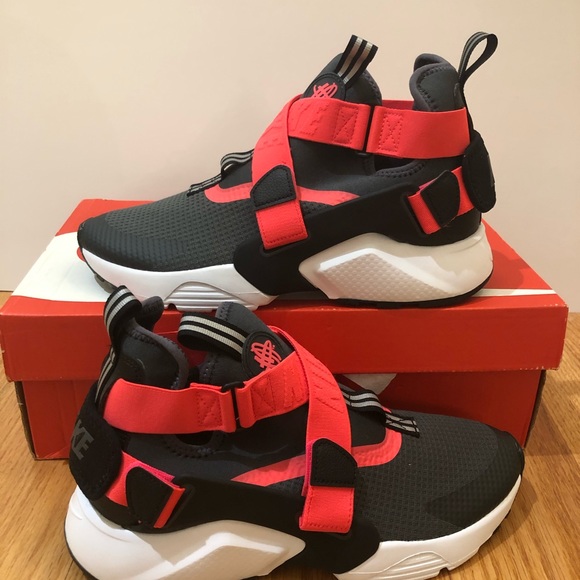 nike huarache solar red